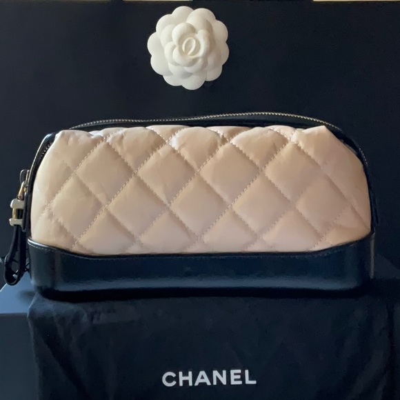 🌹 CHANEL O - CASE 🌹NWT 🌹 - Picture 2 of 16